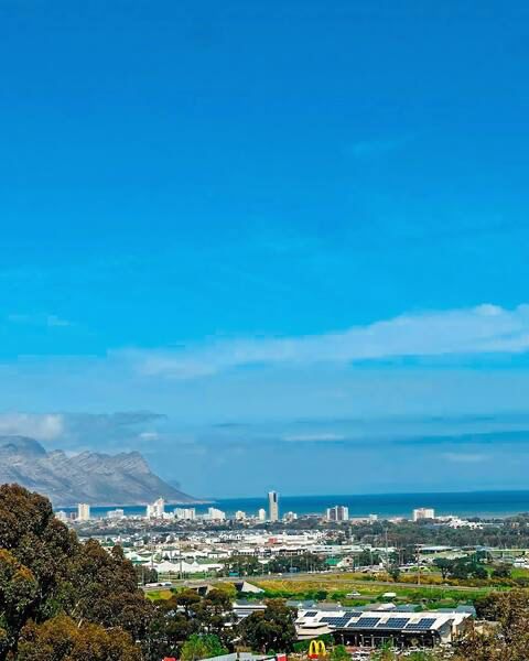To Let 2 Bedroom Property for Rent in Heldervue Western Cape